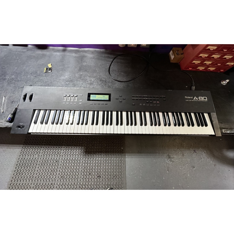 Roland A-80 Midi Keyboard in Flightcase